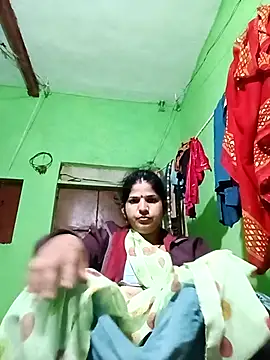 Karishma cute online show from November 28, 2025, 4:31 pm