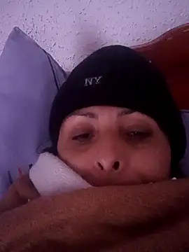 Mariapaula88 online show from November 23, 2025, 1:00 pm