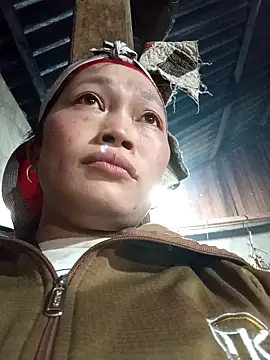 siusiu-00 online show from November 5, 2025, 8:31 pm