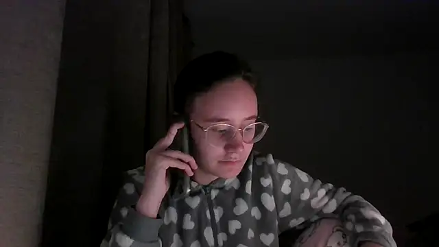 LuckySLove online show from January 5, 2026, 5:27 pm