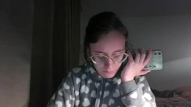 Snapshot of LuckySLove chatting on February 8, 2026, 5:49 pm LuckySLove online show from February 8, 2026, 5:49 pm