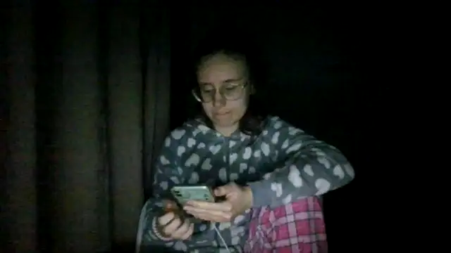 Snapshot of LuckySLove chatting on February 24, 2026, 5:44 pm LuckySLove online show from February 24, 2026, 5:44 pm