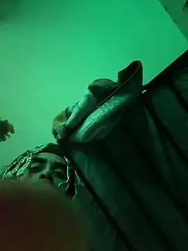 Snapshot of shadespider chatting on April 2, 2026, 2:09 am shadespider online show from April 2, 2026, 2:09 am