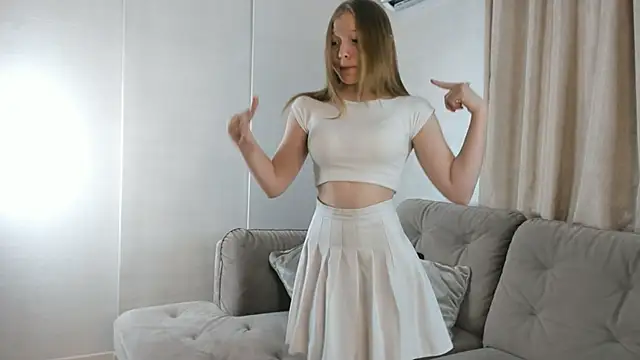 Snapshot of Megansuns chatting on October 30, 2025, 3:13 pm Megansuns online show from October 30, 2025, 3:13 pm