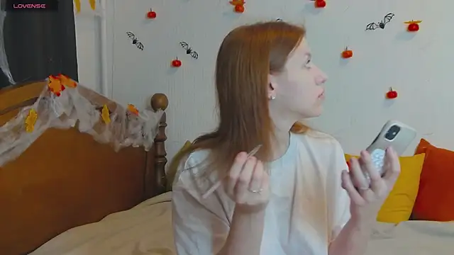 Snapshot of MeganNewCat chatting on October 24, 2025, 8:44 am MeganNewCat online show from October 24, 2025, 8:44 am