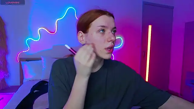 Snapshot of MeganNewCat chatting on November 28, 2025, 7:44 am MeganNewCat online show from November 28, 2025, 7:44 am