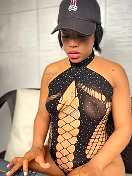 Snapshot of NovaFoxx chatting on November 24, 2025, 2:28 pm NovaFoxx online show from November 24, 2025, 2:28 pm