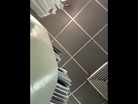 queenkelly1234 online show from December 15, 2025, 3:11 am