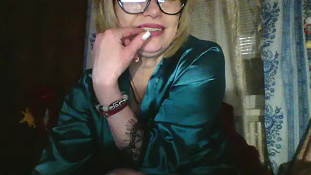 Snapshot of Lia_Ray chatting on February 22, 2026, 9:24 pm Lia Ray online show from February 22, 2026, 9:24 pm