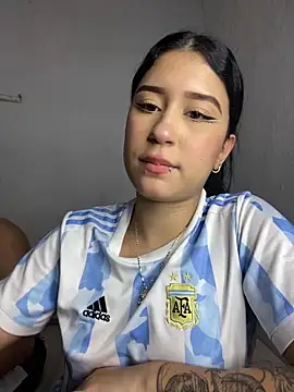 cristalxxx hott online show from November 10, 2025, 4:39 pm