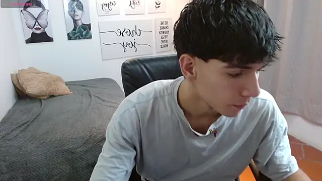 Snapshot of AmethystShadow17 chatting on October 25, 2025, 12:56 pm AmethystShadow17 online show from October 25, 2025, 12:56 pm