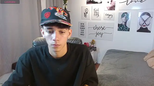 Snapshot of AmethystShadow17 chatting on November 7, 2025, 5:46 pm AmethystShadow17 online show from November 7, 2025, 5:46 pm