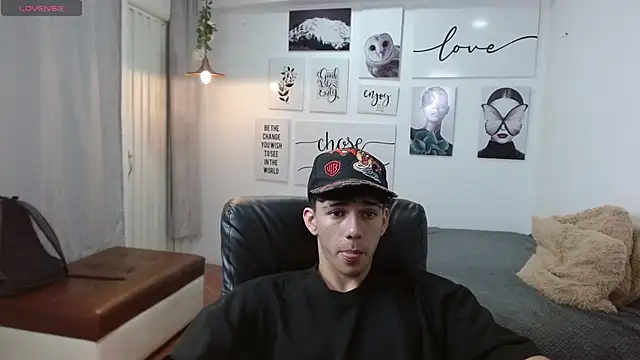 Snapshot of AmethystShadow17 chatting on November 12, 2025, 3:56 pm AmethystShadow17 online show from November 12, 2025, 3:56 pm