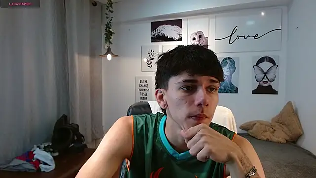 Snapshot of AmethystShadow17 chatting on December 4, 2025, 5:10 pm AmethystShadow17 online show from December 4, 2025, 5:10 pm