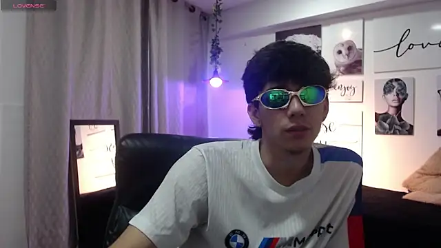 Snapshot of AmethystShadow17 chatting on February 10, 2026, 8:02 pm AmethystShadow17 online show from February 10, 2026, 8:02 pm