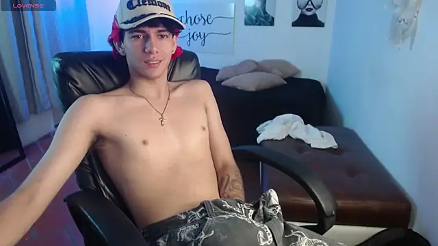 Snapshot of AmethystShadow17 chatting on February 11, 2026, 7:52 pm AmethystShadow17 online show from February 11, 2026, 7:52 pm