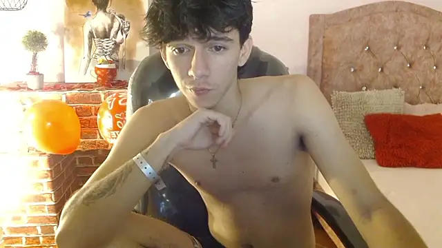 Snapshot of AmethystShadow17 chatting on February 15, 2026, 1:20 pm AmethystShadow17 online show from February 15, 2026, 1:20 pm