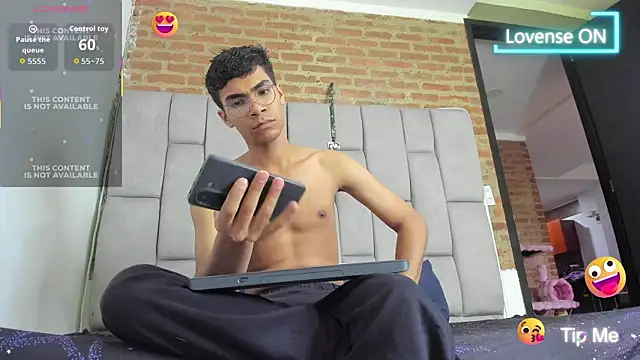 Desire4Duo online show from December 20, 2025, 12:23 pm