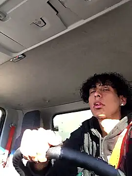 Snapshot of Jjloscooby chatting on January 11, 2026, 10:48 pm Jjloscooby online show from January 11, 2026, 10:48 pm