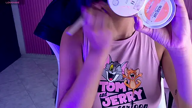 Snapshot of dafne17_ chatting on December 17, 2025, 5:02 am dafne17 online show from December 17, 2025, 5:02 am