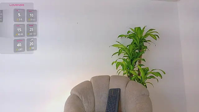Axel Cody  online show from May 26, 2026, 1:40 pm