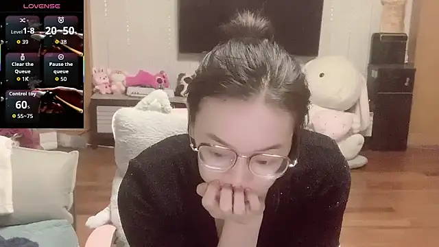 Mimi-777 online show from November 1, 2025, 9:33 am