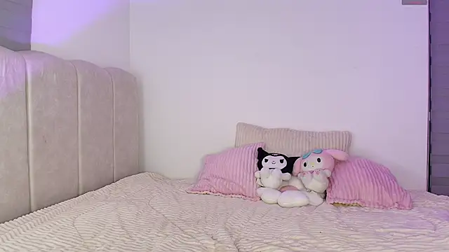 petite mariee online show from December 4, 2025, 7:39 am