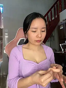 Listen-ly online show from November 30, 2025, 4:16 am