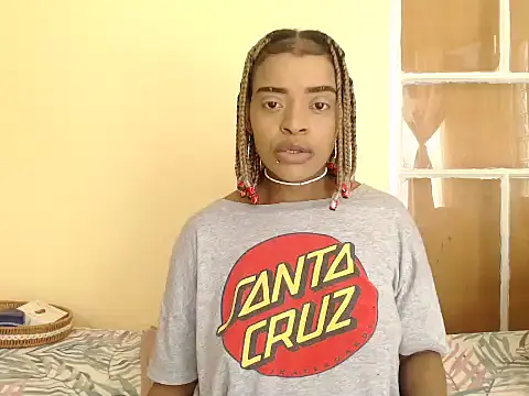 fifiqueen25 online show from November 26, 2025, 9:32 am