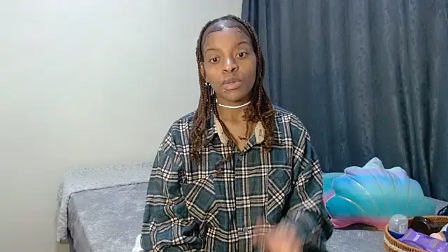 Snapshot of fifiqueen25 chatting on March 23, 2026, 7:45 am fifiqueen25 online show from March 23, 2026, 7:45 am