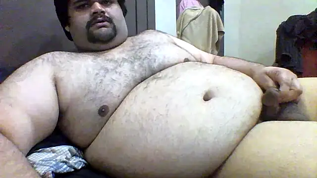 ShavenScope24 online show from May 3, 2026, 6:47 pm
