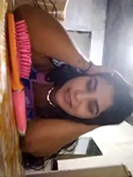 Snapshot of angie_hott chatting on December 19, 2025, 12:12 pm angie hott online show from December 19, 2025, 12:12 pm