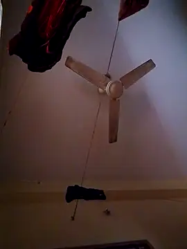 Snapshot of svk_05 chatting on November 12, 2025, 1:17 am svk 05 online show from November 12, 2025, 1:17 am