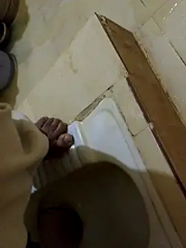 Snapshot of svk_05 chatting on November 14, 2025, 8:51 pm svk 05 online show from November 14, 2025, 8:51 pm