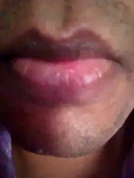 Snapshot of svk_05 chatting on December 2, 2025, 7:47 am svk 05 online show from December 2, 2025, 7:47 am