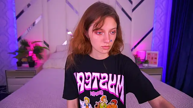 Snapshot of CuteeFoxy chatting on November 11, 2025, 2:28 pm CuteeFoxy online show from November 11, 2025, 2:28 pm