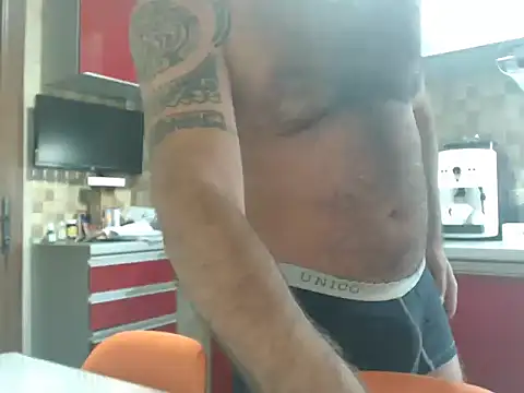 Snapshot of COBRAboySEX@xh chatting on October 14, 2025, 5:47 pm COBRAboySEXxh online show from October 14, 2025, 5:47 pm