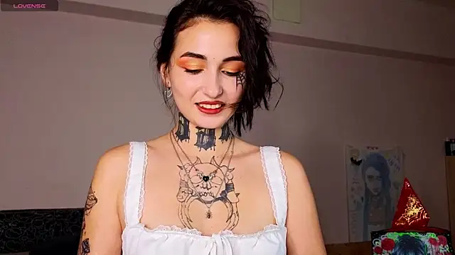 Green Lisa online show from October 27, 2025, 2:21 pm