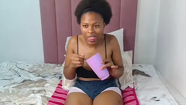 Snapshot of Bubbles156 chatting on November 12, 2025, 8:41 pm Bubbles156 online show from November 12, 2025, 8:41 pm