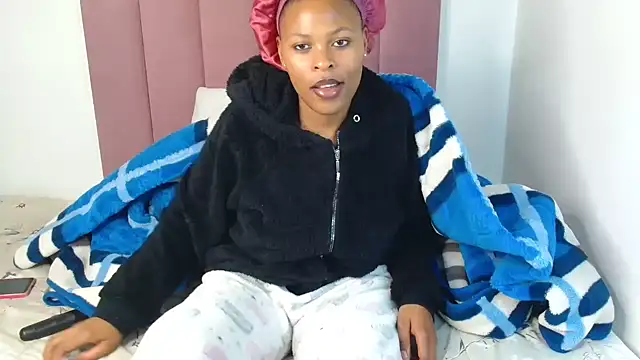 Snapshot of Bubbles156 chatting on November 16, 2025, 7:19 pm Bubbles156 online show from November 16, 2025, 7:19 pm