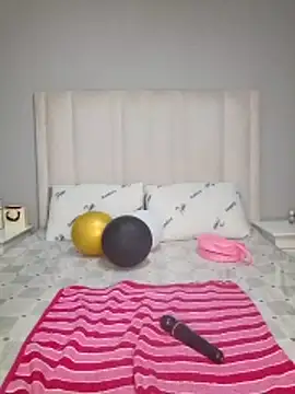 Snapshot of Bubbles156 chatting on November 28, 2025, 8:39 am Bubbles156 online show from November 28, 2025, 8:39 am