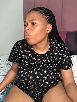 Bubbles156 online show from March 23, 2026, 3:32 am