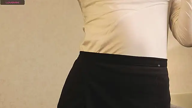 Snapshot of Erosyne chatting on February 9, 2026, 5:17 pm Erosyne online show from February 9, 2026, 5:17 pm