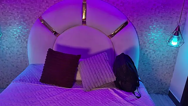 Snapshot of emmy_rose25 chatting on February 1, 2026, 11:42 am emmy rose25 online show from February 1, 2026, 11:42 am