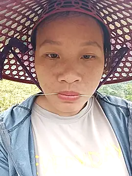 Snapshot of Mising5022 chatting on October 27, 2025, 5:44 am Mising5022 online show from October 27, 2025, 5:44 am