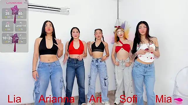 Snapshot of Glamorous_Giirlss chatting on February 20, 2026, 1:13 am Glamorous Giirlss online show from February 20, 2026, 1:13 am