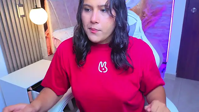 luna jonezz online show from October 26, 2025, 9:15 am