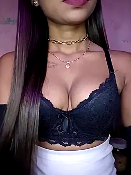 Strip Hotty242 online show from December 18, 2025, 6:58 pm