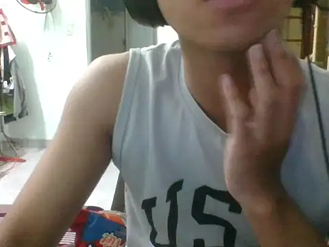 Snapshot of kave2033 chatting on October 16, 2025, 2:29 pm kave2033 online show from October 16, 2025, 2:29 pm