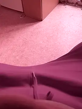 Snapshot of dadou85h chatting on February 25, 2026, 8:13 am dadou85h online show from February 25, 2026, 8:13 am